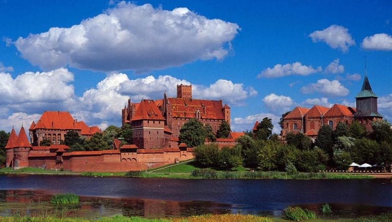 Bygningsarbejdere_finder_massegrav_ved_Malbork