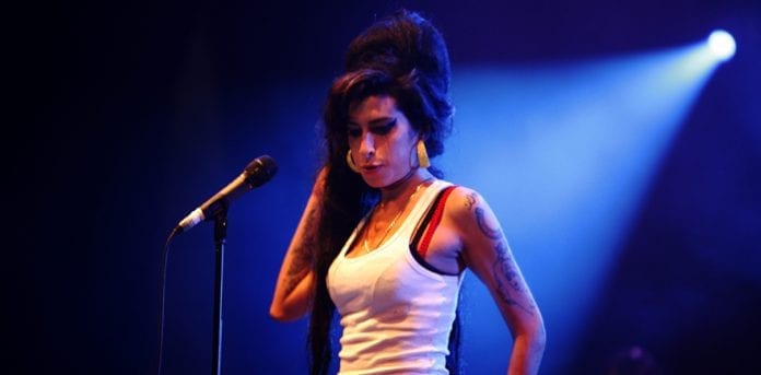 Amy_Winehouse_der_døde_i_juli_2010_Polen_polennu