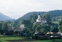Jelenia-Gora-ligger-i-smukke-omgivelser