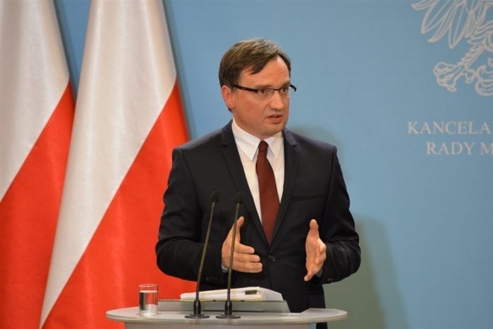 Justits_minister_får_kontrol_med_anklagemyndigheden_i_ny_lov_i_Polen