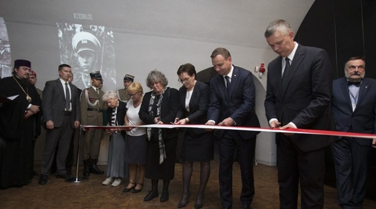 Museum_om_Katyn-massakren_åbnet_i_Polen_polennu