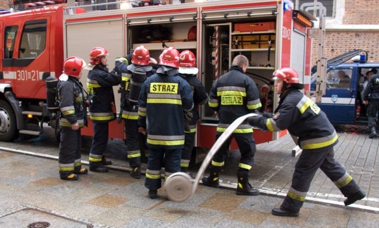 Polske brandmænd på slukningsarbejde i Moskva