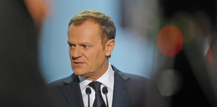 Polens_statsminister_Donald_Tusk_styrtdykker_i_meningsmålingerne_Foto_Grzegorz_Roginski,_gov