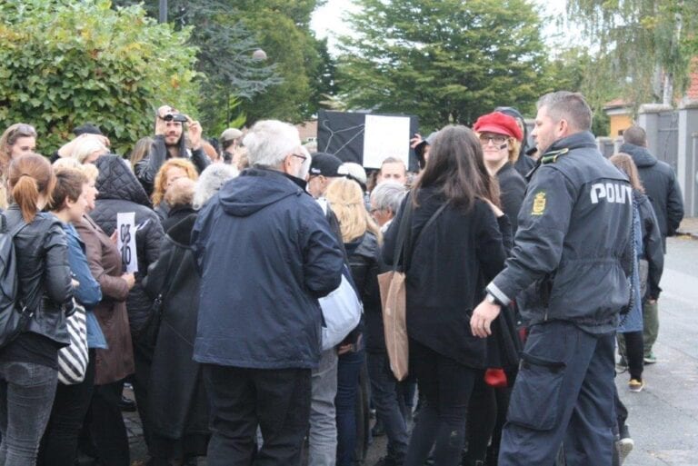Sorte polske kvinder til abort-protest i København