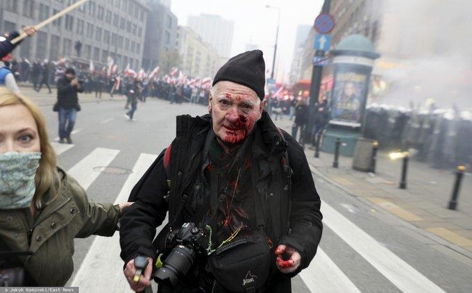 Ballade og voldsomme sammenstød i Warszawa