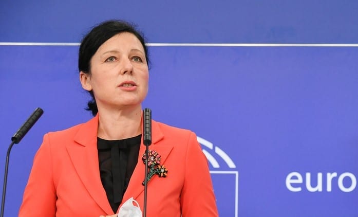 Vera Jourova vil indlede sag mod Polen