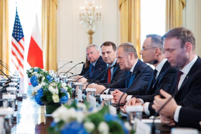 Polens regering vil udskifte over 50 ambassadører
