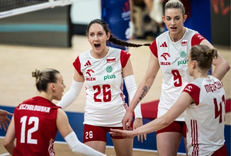 Polens volleyball kvinder i front efter nye sejre