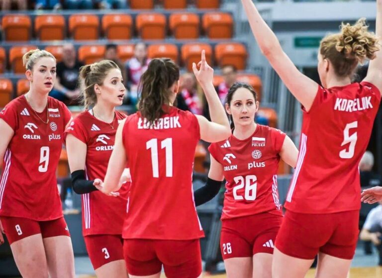 Polens volleyball kvinder vinder åbningskamp